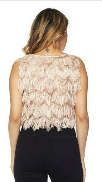 🚨⬇️SALE!💥 Fringe Crop Top - Picture 2 of 5